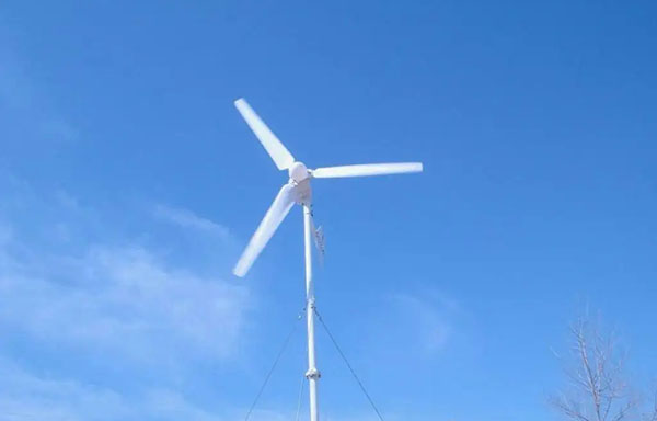 准确保养小型风力发电机